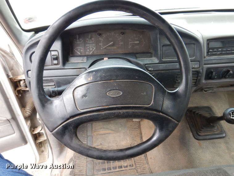 image for item DP5568 1997 Ford F450 Super Duty  drilling rig truck