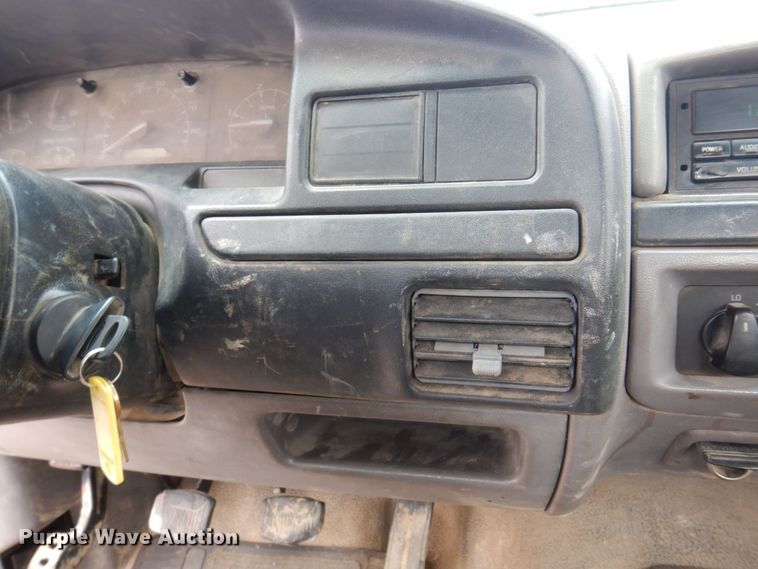 image for item DP5568 1997 Ford F450 Super Duty  drilling rig truck