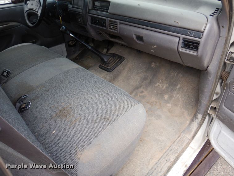 image for item DP5568 1997 Ford F450 Super Duty  drilling rig truck