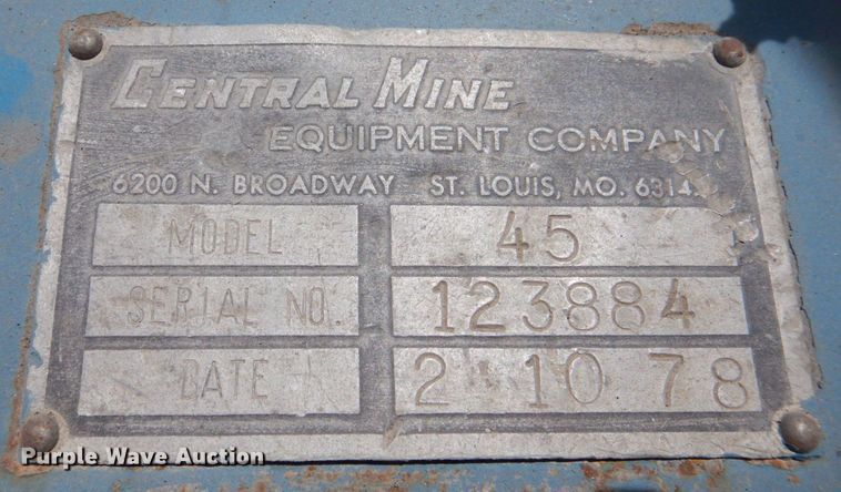 image for item DP5568 1997 Ford F450 Super Duty  drilling rig truck