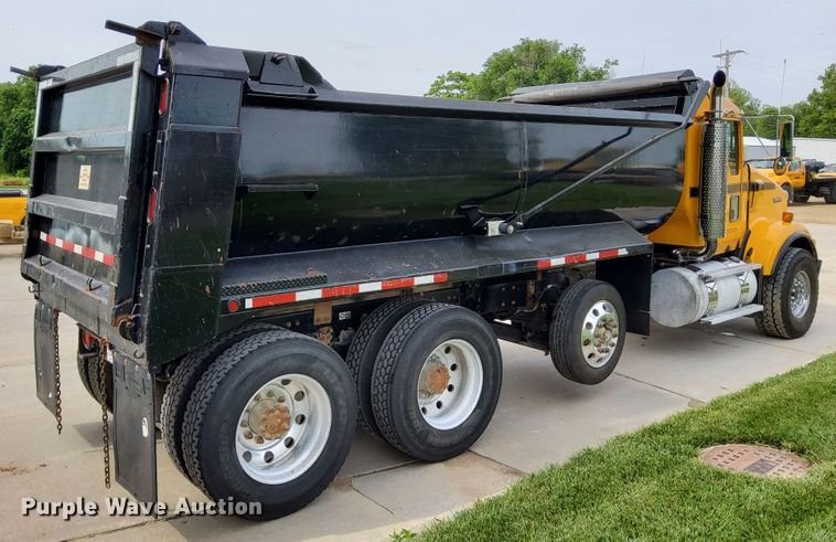 image for item DR0895 2007 Kenworth T800  dump truck