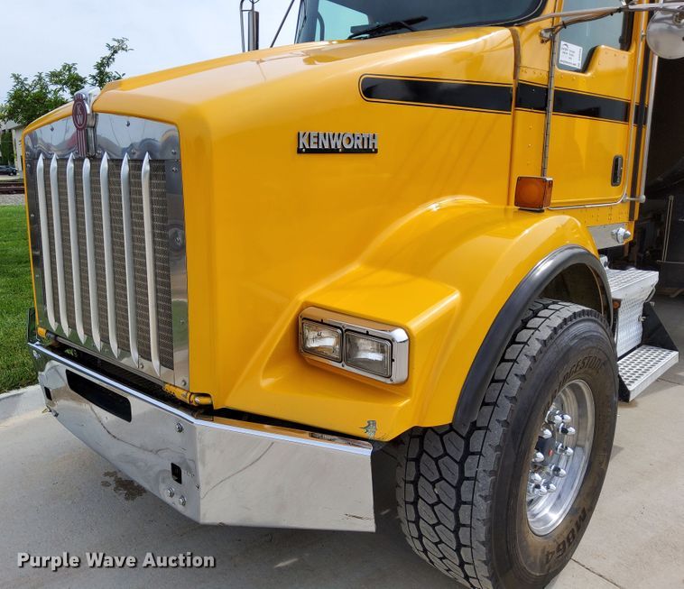 image for item DR0895 2007 Kenworth T800  dump truck