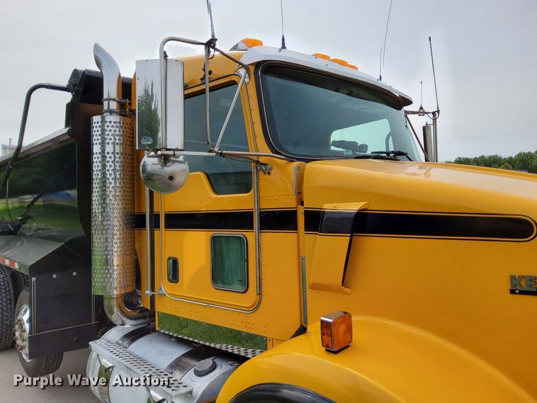 image for item DR0895 2007 Kenworth T800  dump truck