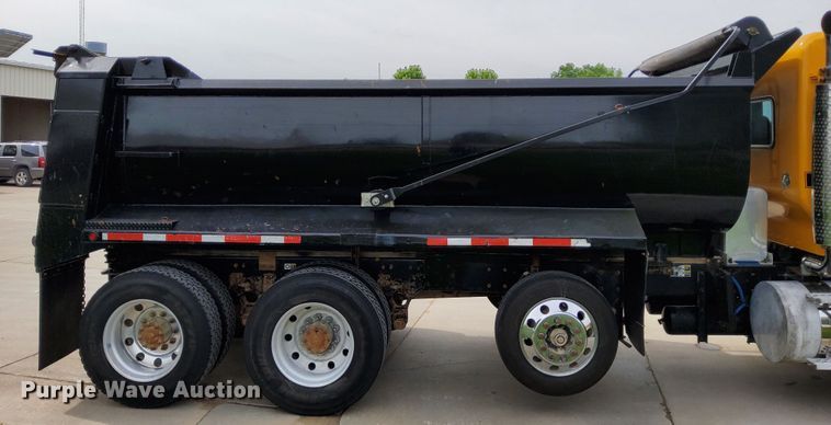 image for item DR0895 2007 Kenworth T800  dump truck