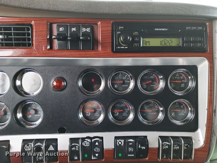 image for item DR0895 2007 Kenworth T800  dump truck