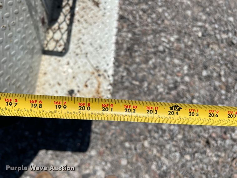 image for item DR1560 2002 International 4700  sign truck