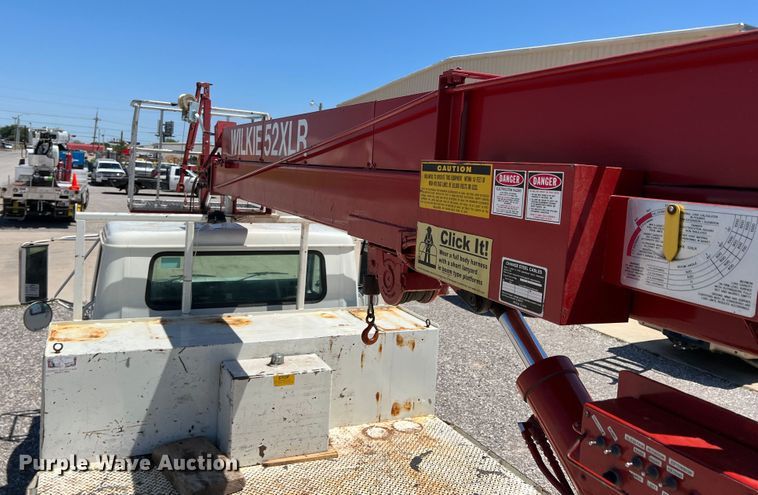 image for item DR1560 2002 International 4700  sign truck