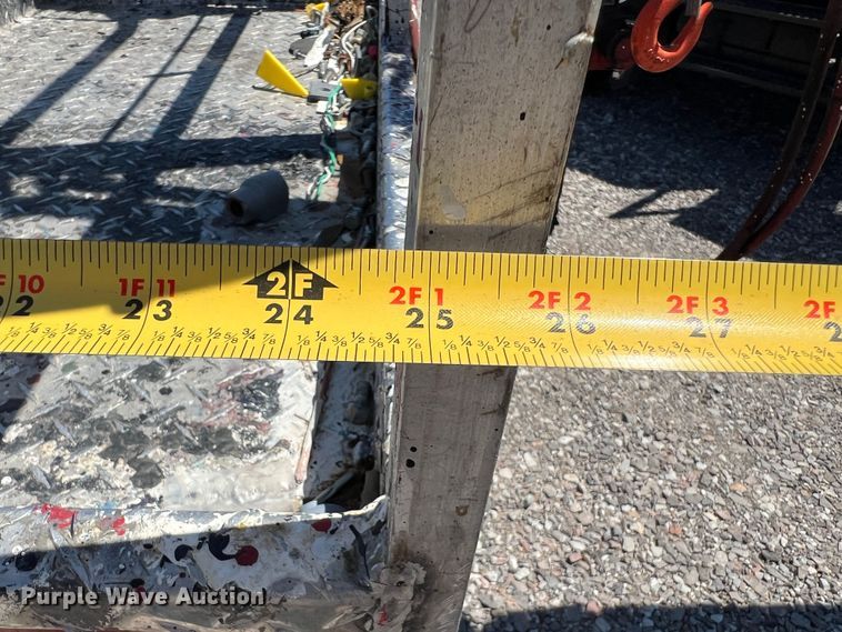 image for item DR1560 2002 International 4700  sign truck