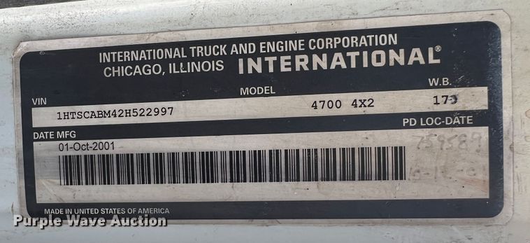 image for item DR1560 2002 International 4700  sign truck