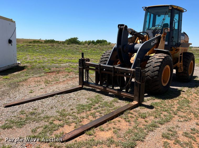 image for item DR1561 2005 John Deere 624J  wheel loader