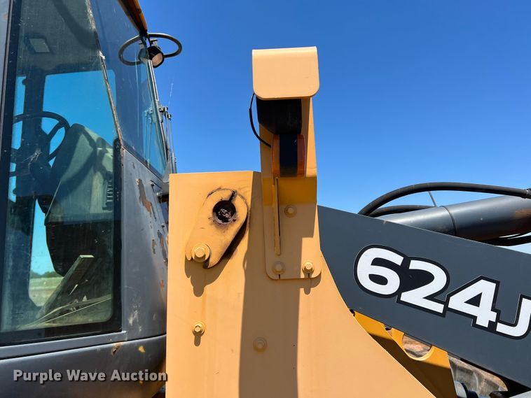 image for item DR1561 2005 John Deere 624J  wheel loader