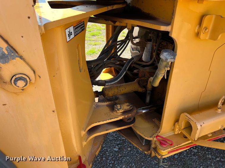 image for item DR1561 2005 John Deere 624J  wheel loader