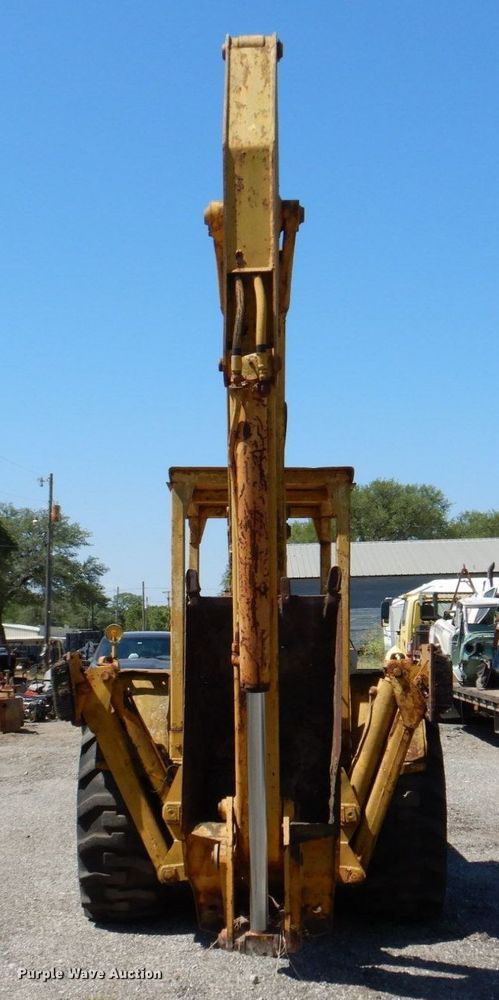 image for item DR1867 Ford 5550  backhoe