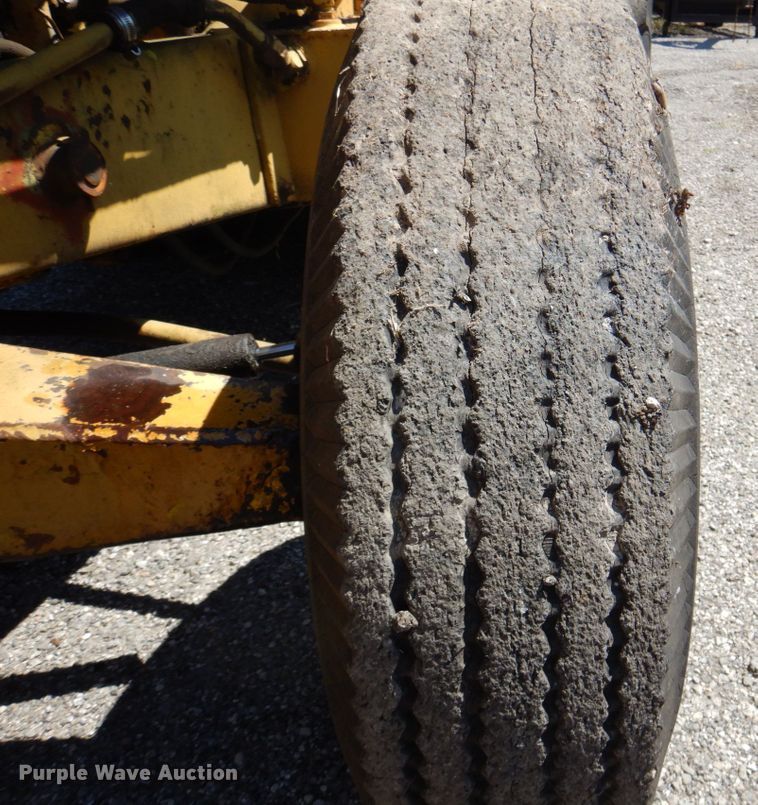 image for item DR1867 Ford 5550  backhoe