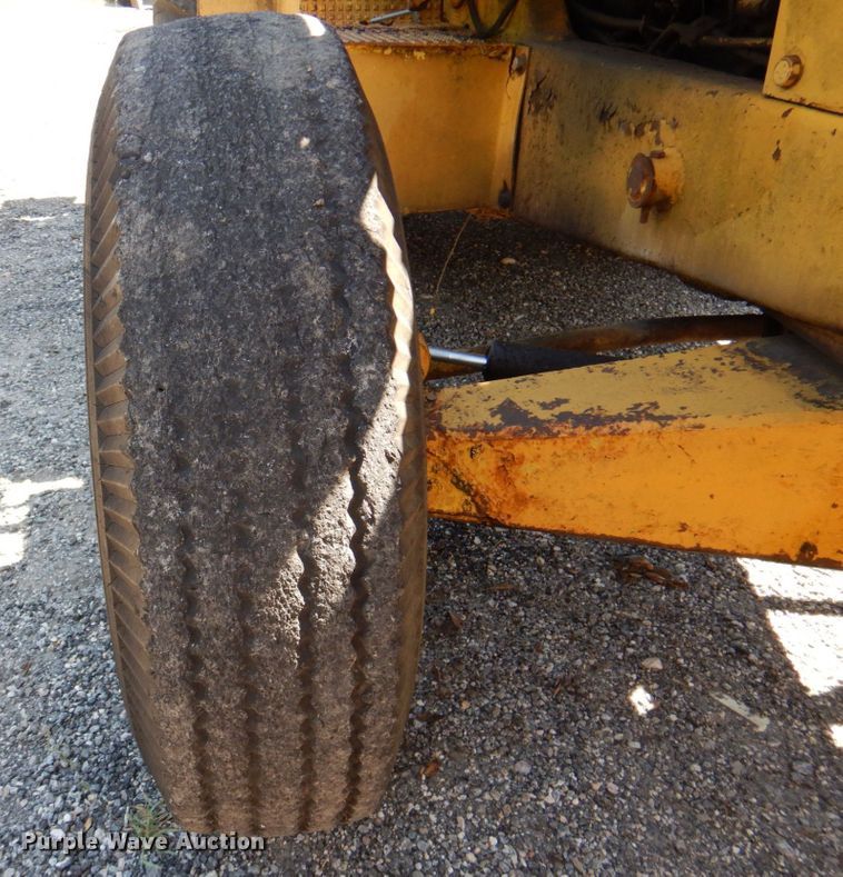 image for item DR1867 Ford 5550  backhoe