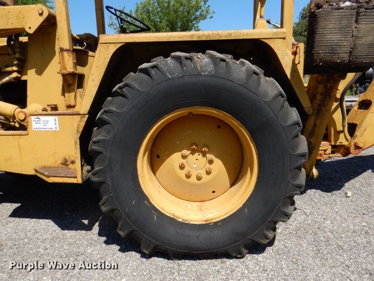 image for item DR1867 Ford 5550  backhoe