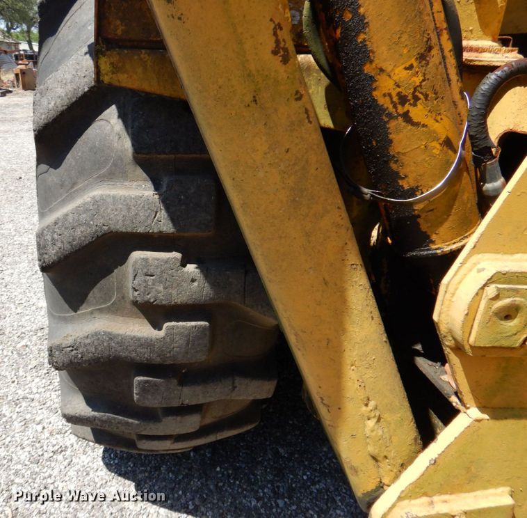 image for item DR1867 Ford 5550  backhoe
