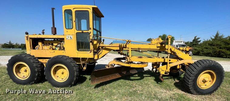 image for item DS8273 1958 Caterpillar 12  rigid frame motor grader