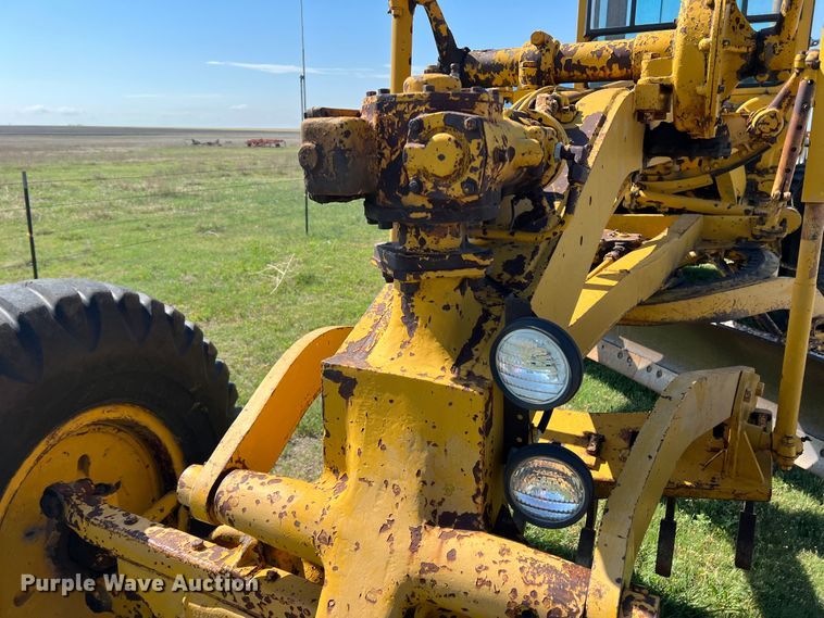 image for item DS8273 1958 Caterpillar 12  rigid frame motor grader