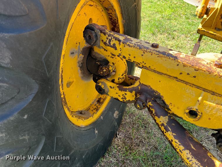 image for item DS8273 1958 Caterpillar 12  rigid frame motor grader