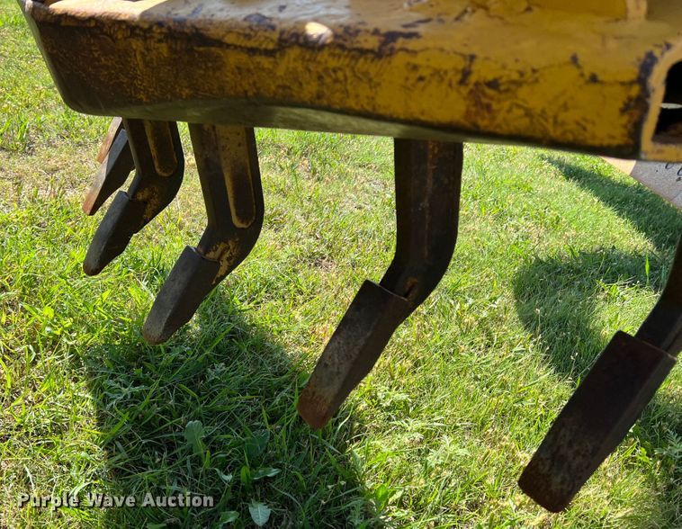 image for item DS8273 1958 Caterpillar 12  rigid frame motor grader