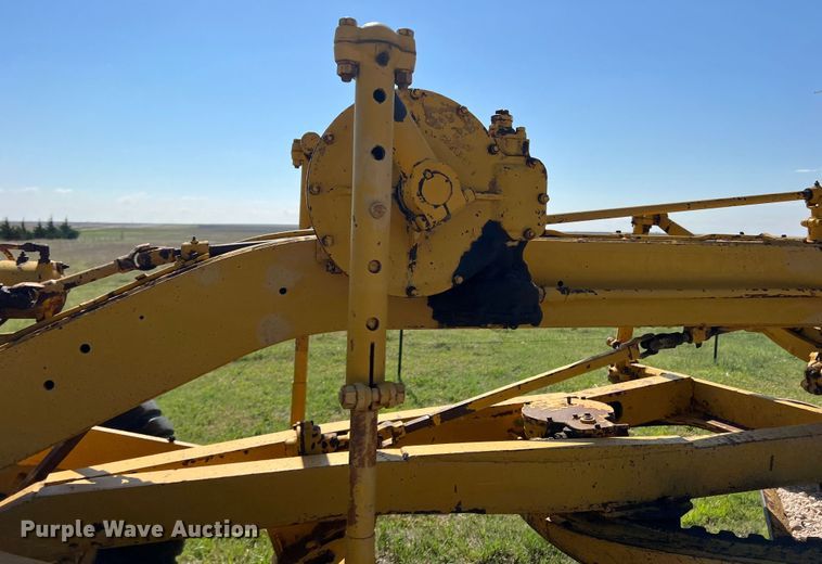 image for item DS8273 1958 Caterpillar 12  rigid frame motor grader