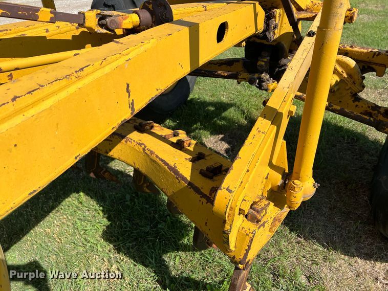 image for item DS8273 1958 Caterpillar 12  rigid frame motor grader