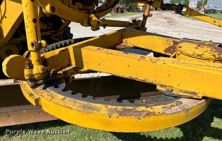 image for item DS8273 1958 Caterpillar 12  rigid frame motor grader