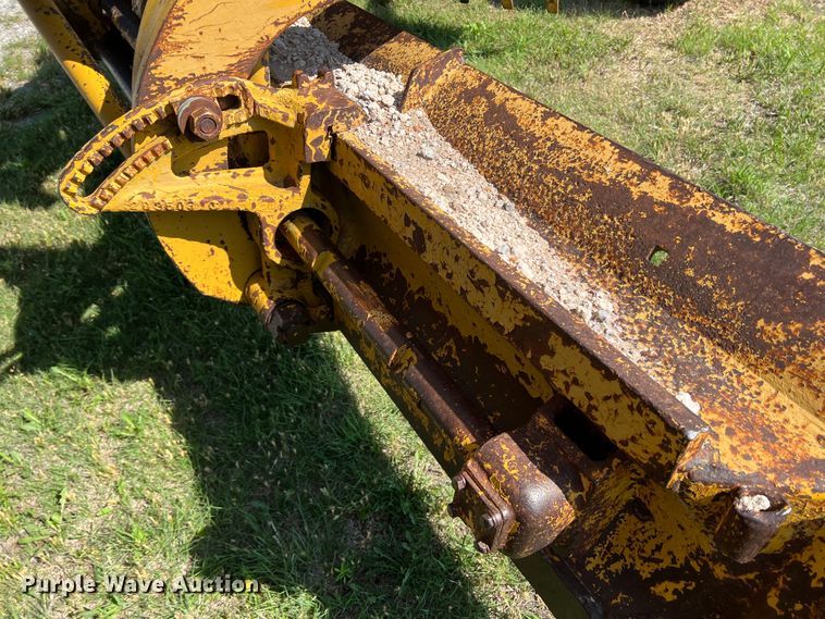image for item DS8273 1958 Caterpillar 12  rigid frame motor grader