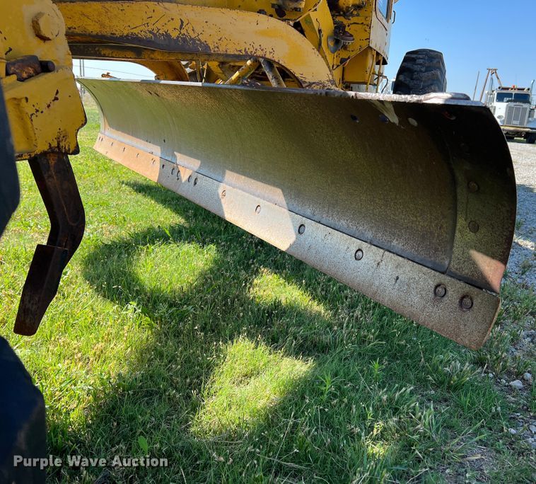 image for item DS8273 1958 Caterpillar 12  rigid frame motor grader