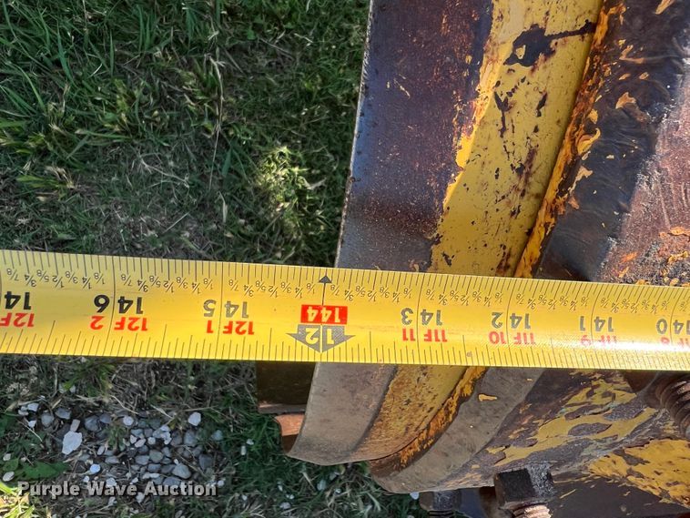 image for item DS8273 1958 Caterpillar 12  rigid frame motor grader