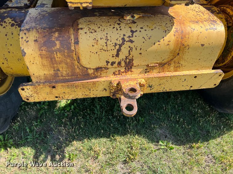 image for item DS8273 1958 Caterpillar 12  rigid frame motor grader