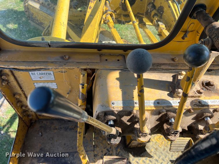 image for item DS8273 1958 Caterpillar 12  rigid frame motor grader