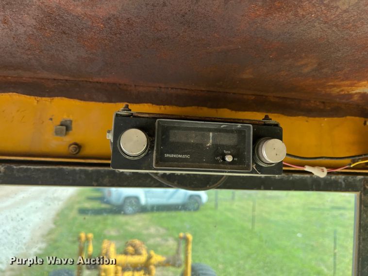 image for item DS8273 1958 Caterpillar 12  rigid frame motor grader