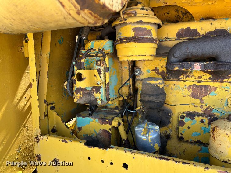 image for item DS8273 1958 Caterpillar 12  rigid frame motor grader