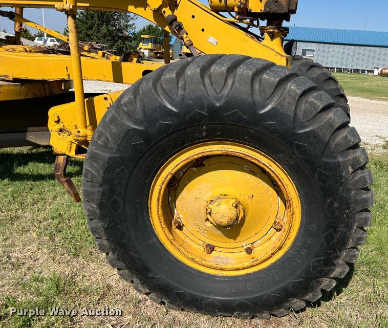 image for item DS8273 1958 Caterpillar 12  rigid frame motor grader