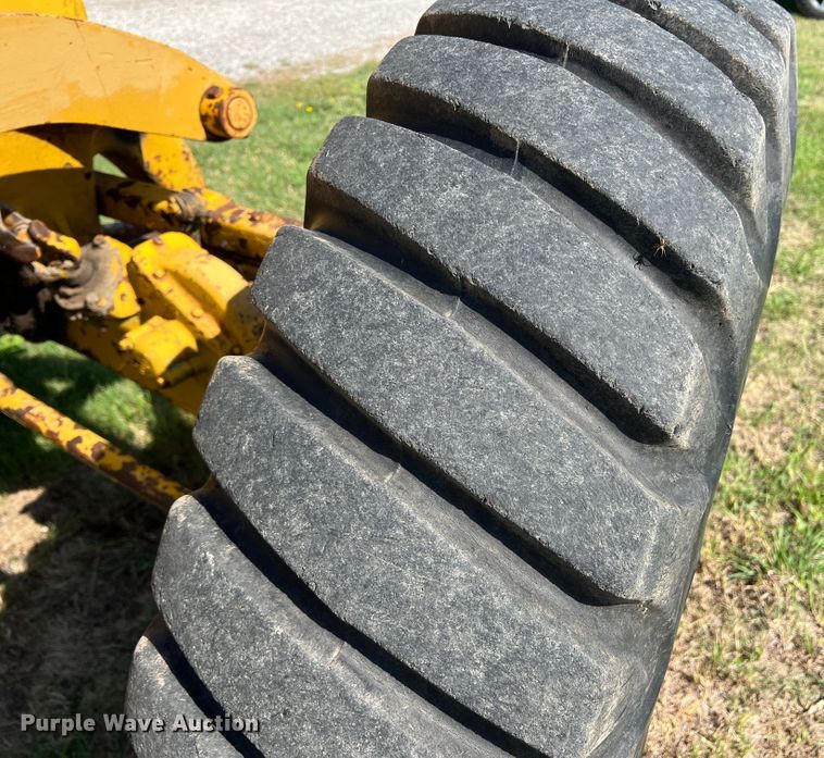 image for item DS8273 1958 Caterpillar 12  rigid frame motor grader