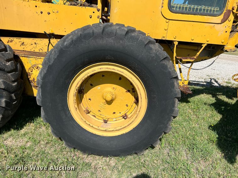 image for item DS8273 1958 Caterpillar 12  rigid frame motor grader