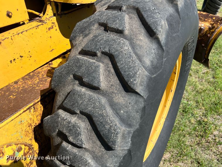 image for item DS8273 1958 Caterpillar 12  rigid frame motor grader