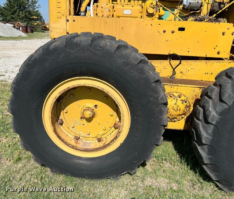 image for item DS8273 1958 Caterpillar 12  rigid frame motor grader