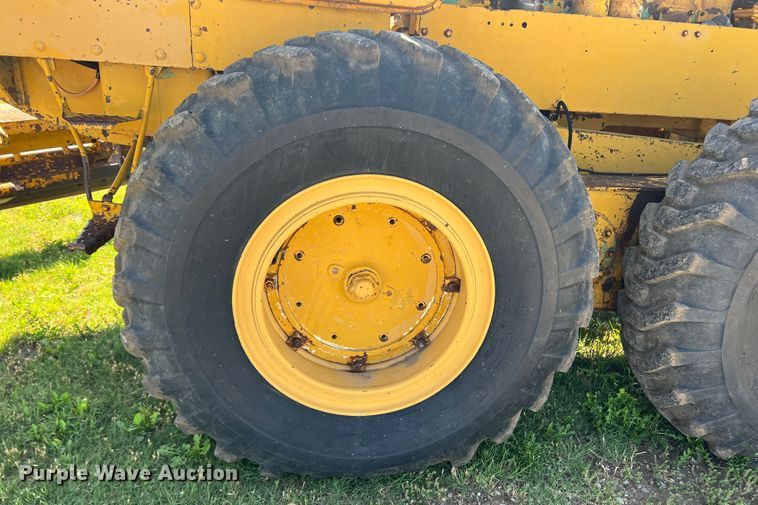 image for item DS8273 1958 Caterpillar 12  rigid frame motor grader