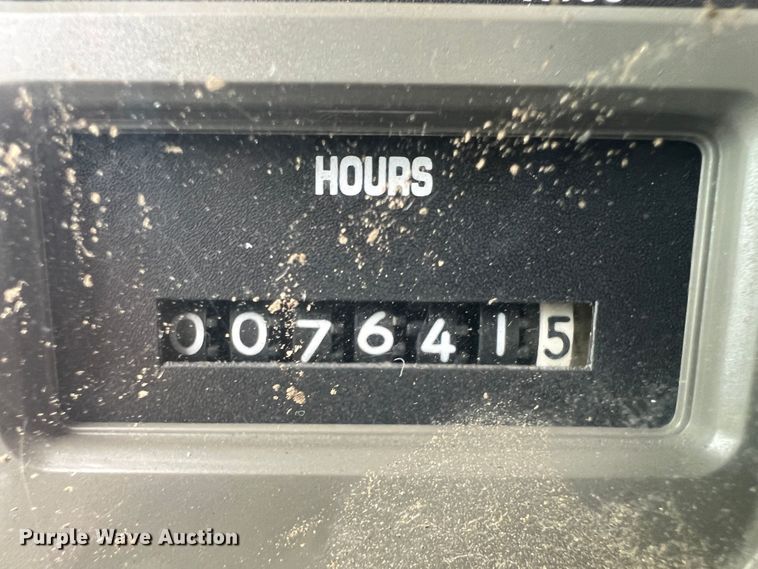 image for item HL9092 2001 International 4900  digger derrick truck