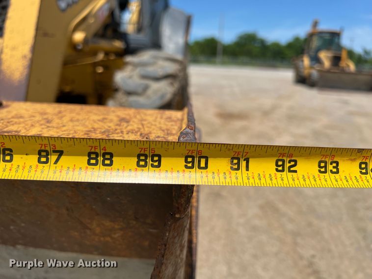 image for item HL9122 2001 John Deere 310SG  backhoe