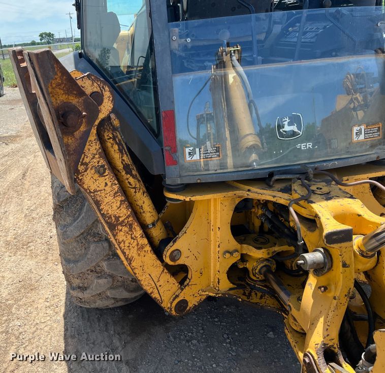 image for item HL9122 2001 John Deere 310SG  backhoe