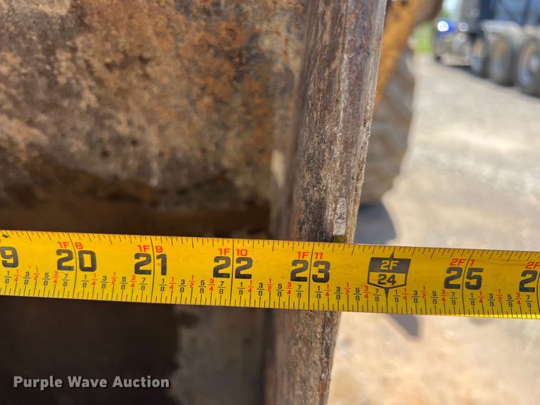 image for item HL9122 2001 John Deere 310SG  backhoe