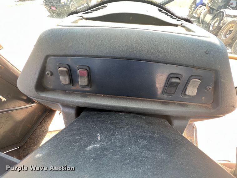 image for item HL9122 2001 John Deere 310SG  backhoe