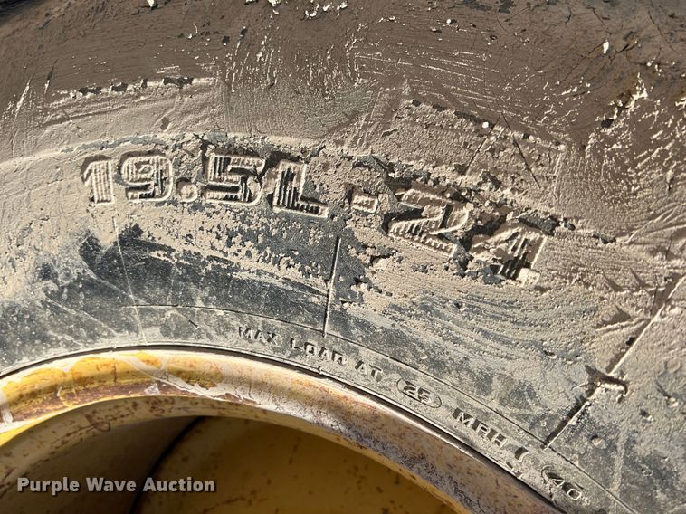 image for item HL9122 2001 John Deere 310SG  backhoe