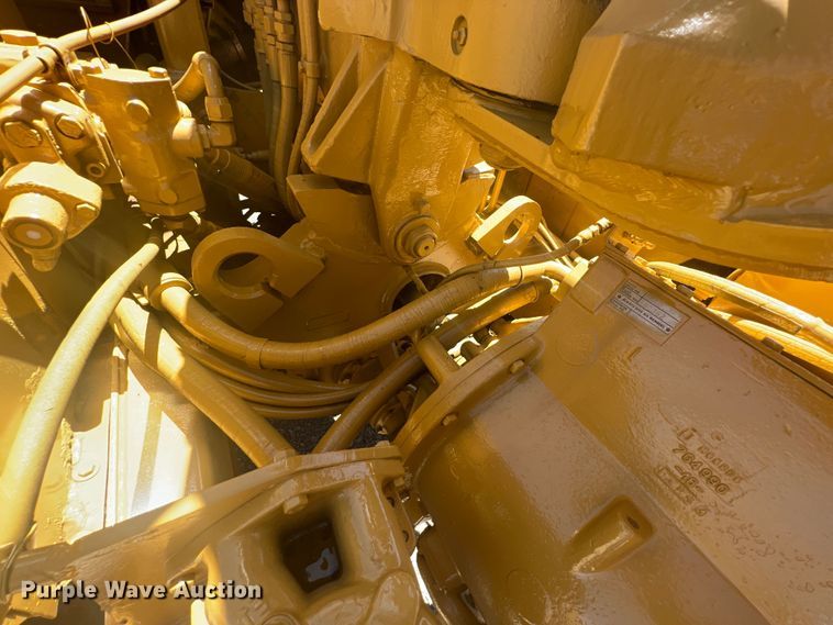 image for item HL9127 1988 Caterpillar 613C  elevating scraper