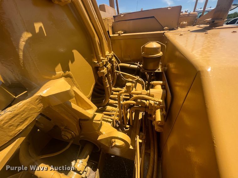 image for item HL9127 1988 Caterpillar 613C  elevating scraper