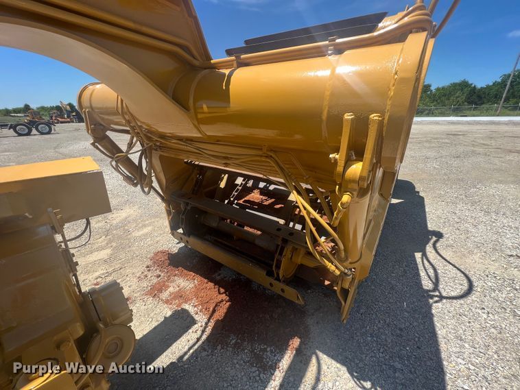 image for item HL9127 1988 Caterpillar 613C  elevating scraper